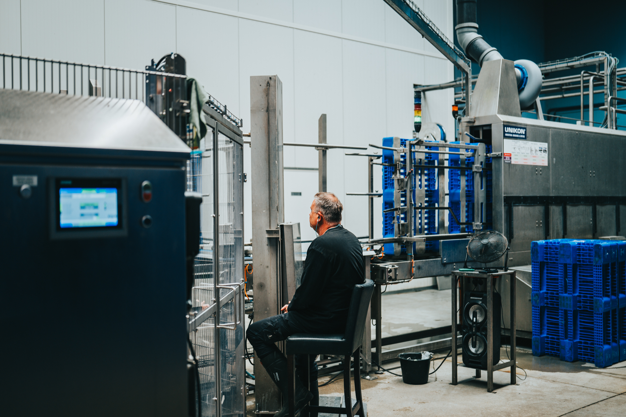 Uw kunststof pallets, sheets of boxen laten reinigen?
Heeft u een eenmalige partij of een vaste stroom die gereinigd moet worden? We denken graag met u mee over een efficiënte oplossing.
